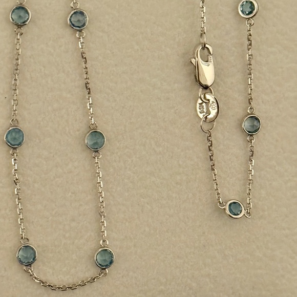 14K white gold & blue topaz necklace - Picture 3 of 4